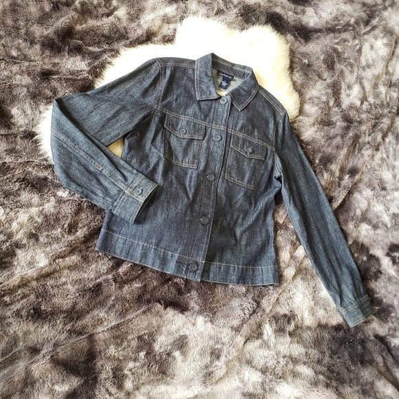 Ann Taylor NWT Jean Jacket! 100% Cotton - Dark Wash - Picture 2 of 13